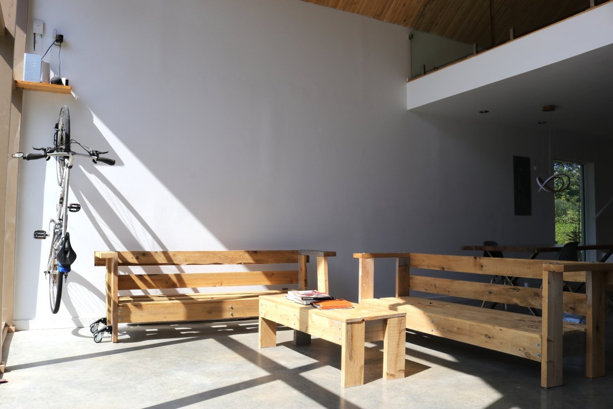 Salon — 2126 Boul. de Grande-Grève, Gaspé