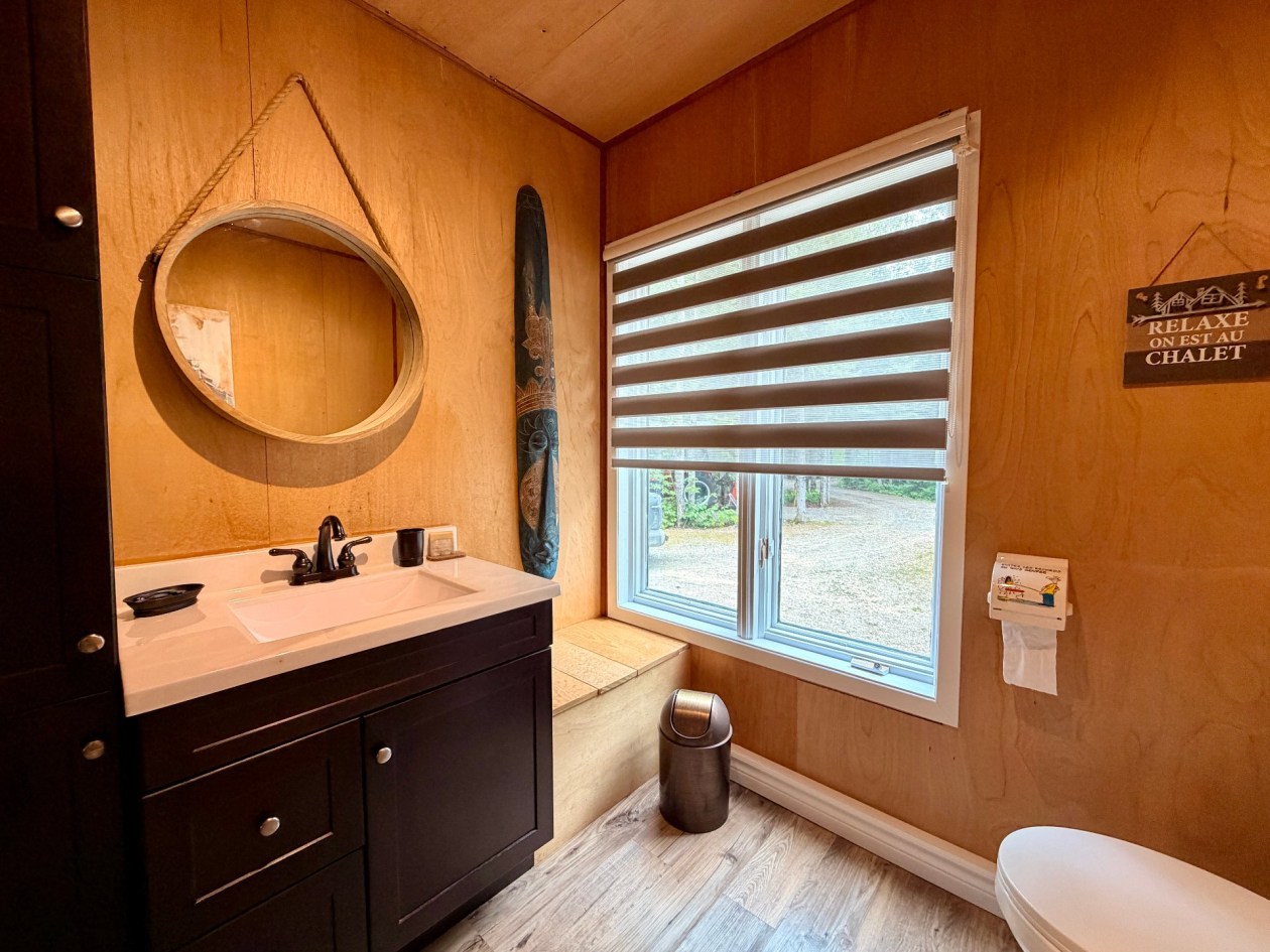 Salle de bains — 96 Rue St-Jean, Gaspé