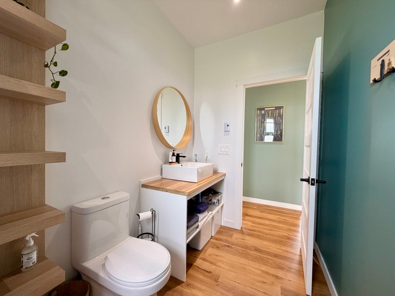 Salle de bains — 1A Rue du Phare, Sainte-Madeleine-de-la-Rivière-Madeleine