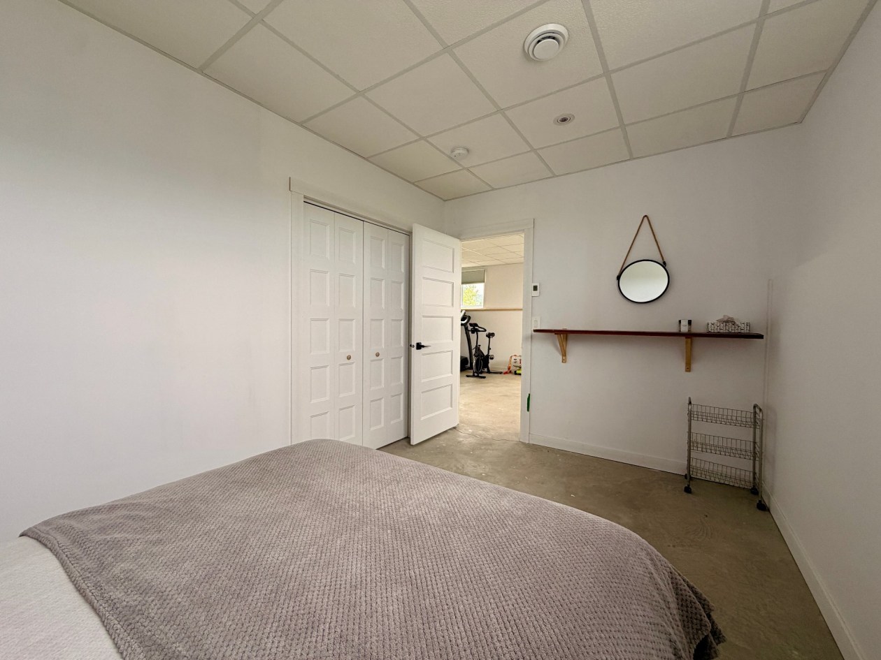 Chambre à coucher — 1A Rue du Phare, Sainte-Madeleine-de-la-Rivière-Madeleine