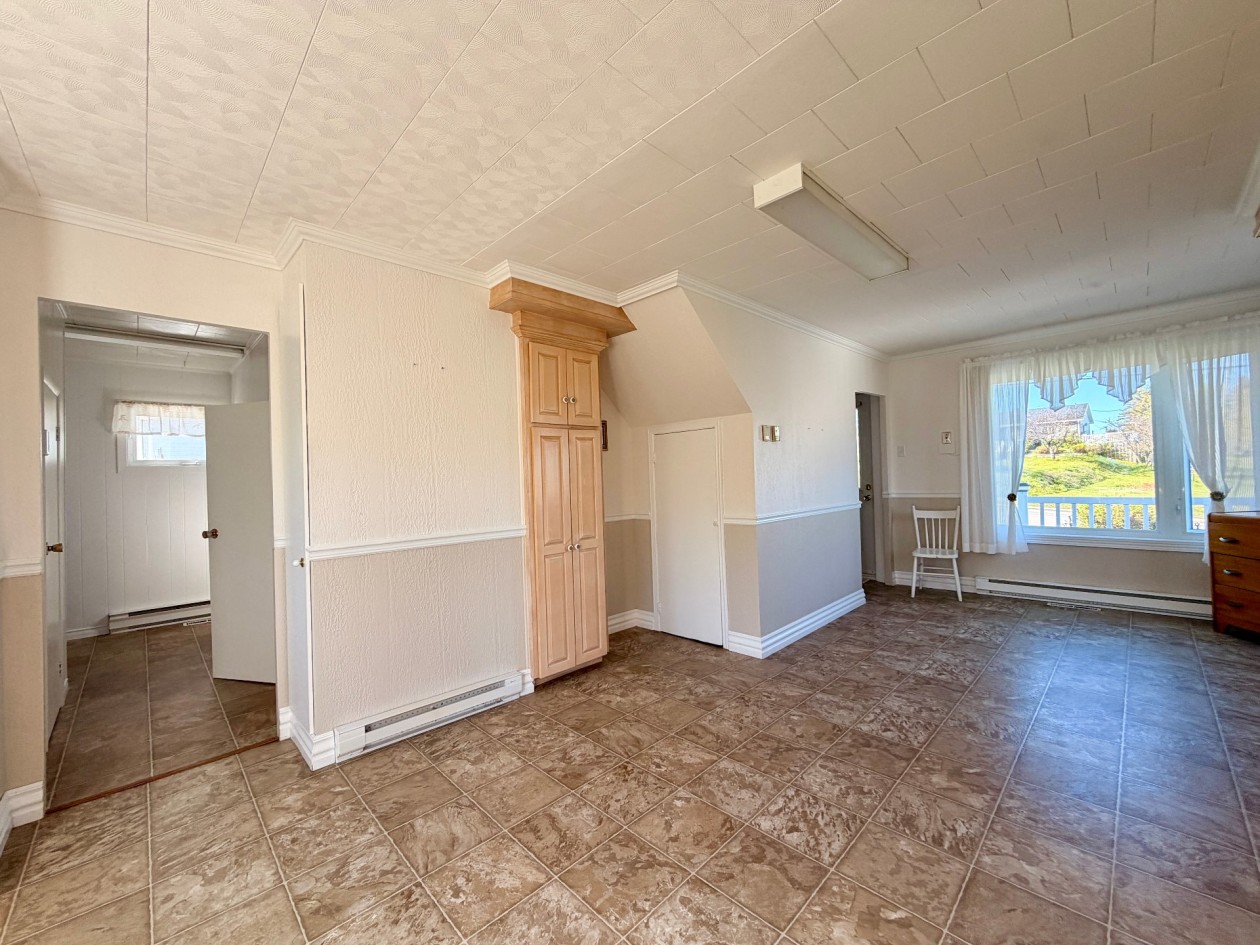 Salle à manger — 521 Boul. de Petit-Cap, Gaspé