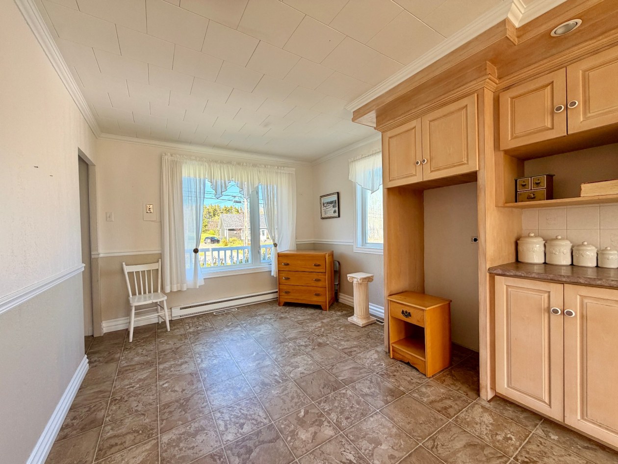 Salle à manger — 521 Boul. de Petit-Cap, Gaspé