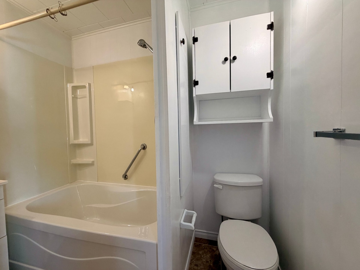 Salle de bains — 521 Boul. de Petit-Cap, Gaspé