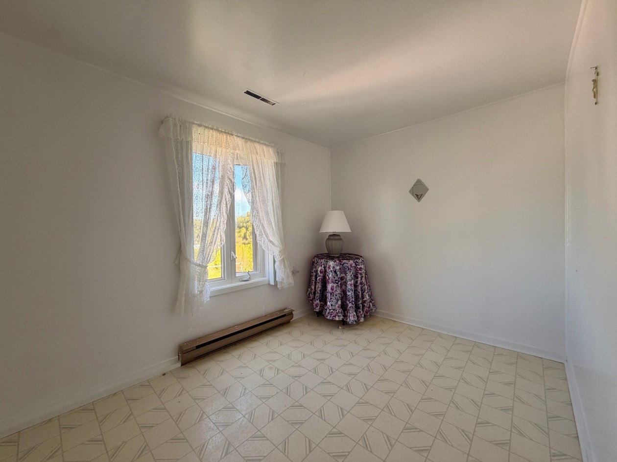 Chambre à coucher — 521 Boul. de Petit-Cap, Gaspé