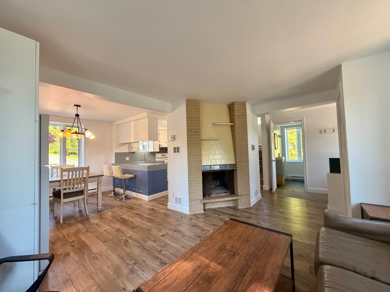 Salle à manger — 25, Rue Pouliot, Gaspé, G4X1H5, Gaspé