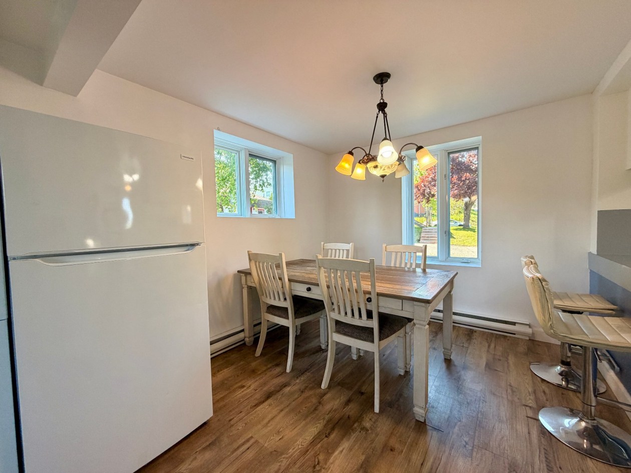 Salle à manger — 25, Rue Pouliot, Gaspé, G4X1H5, Gaspé