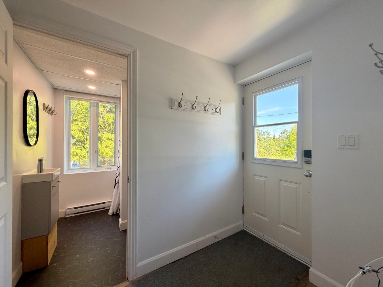 Hall d'entrée — 25, Rue Pouliot, Gaspé, G4X1H5, Gaspé