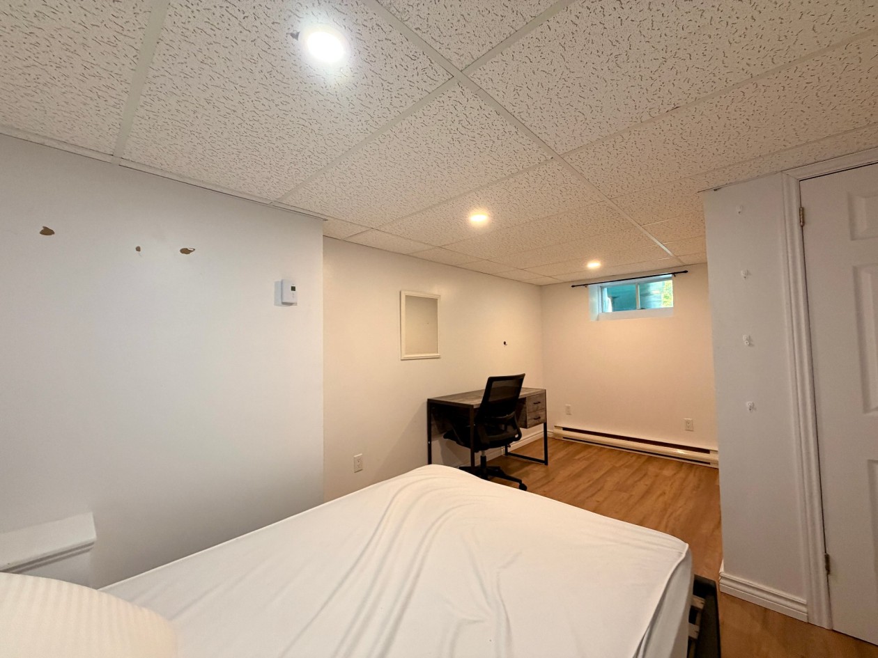 Chambre à coucher — 25, Rue Pouliot, Gaspé, G4X1H5, Gaspé