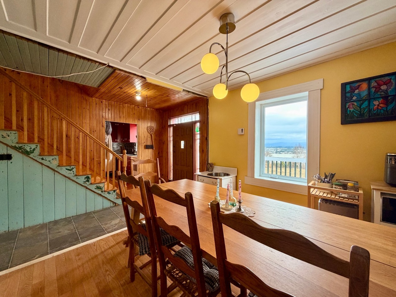 Salle à manger — 41, Av. McDonald, Gaspé, G4X2Y5, Gaspé