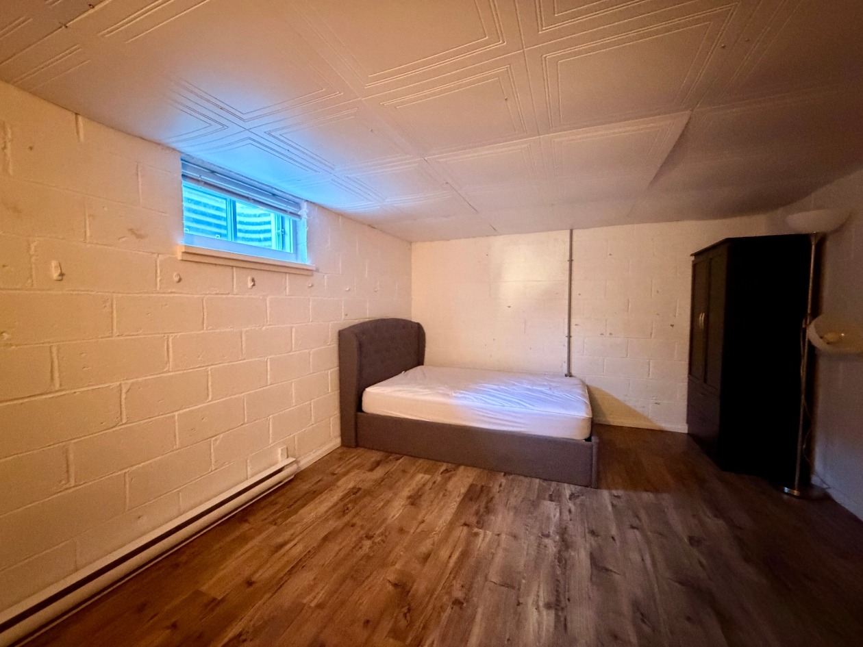 Chambre à coucher — 25, Rue Pouliot, Gaspé, G4X1H5, Gaspé