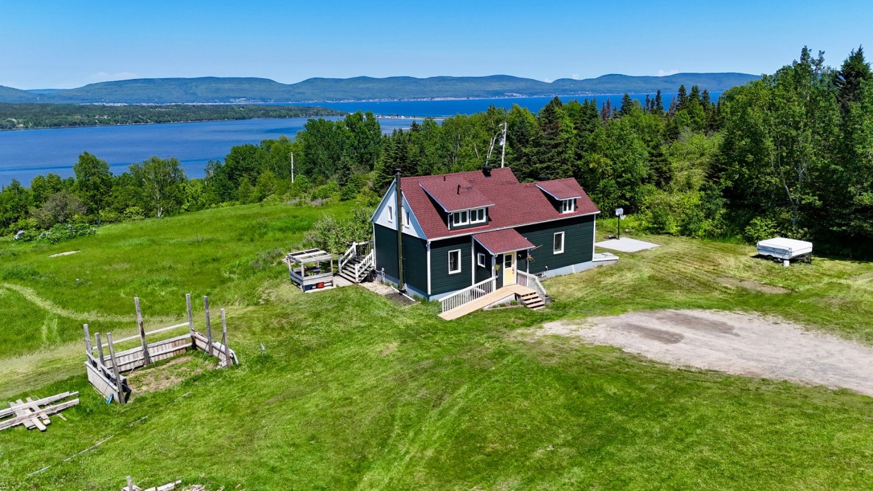 Photo aérienne — 41, Av. McDonald, Gaspé, G4X2Y5, Gaspé