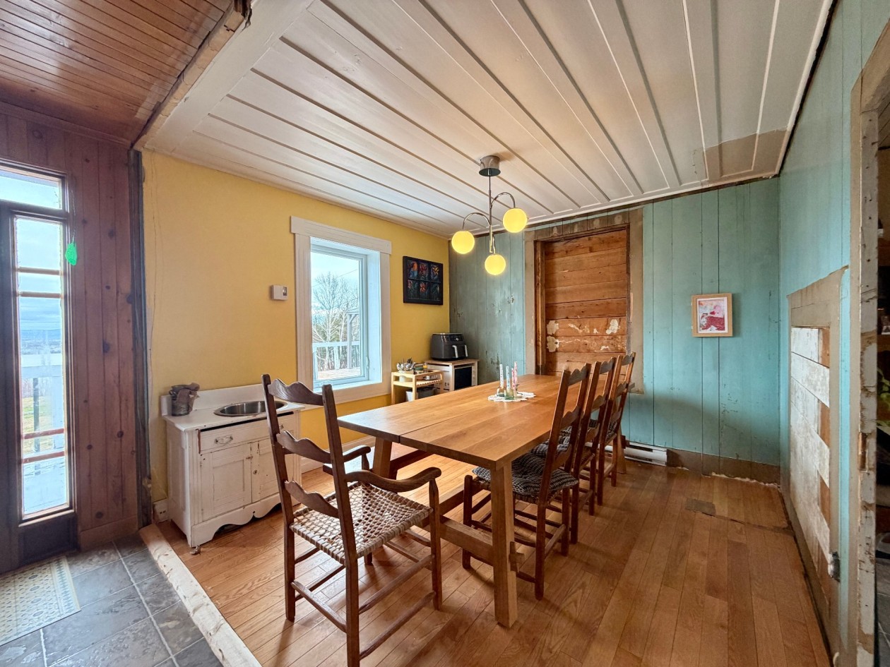 Salle à manger — 41, Av. McDonald, Gaspé, G4X2Y5, Gaspé
