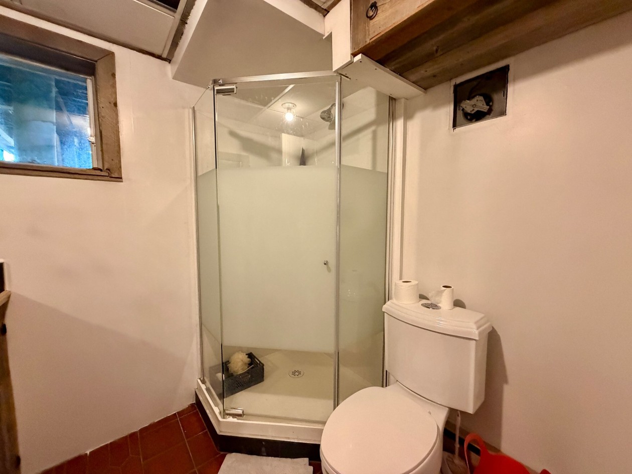 Salle de bains — 41, Av. McDonald, Gaspé, G4X2Y5, Gaspé