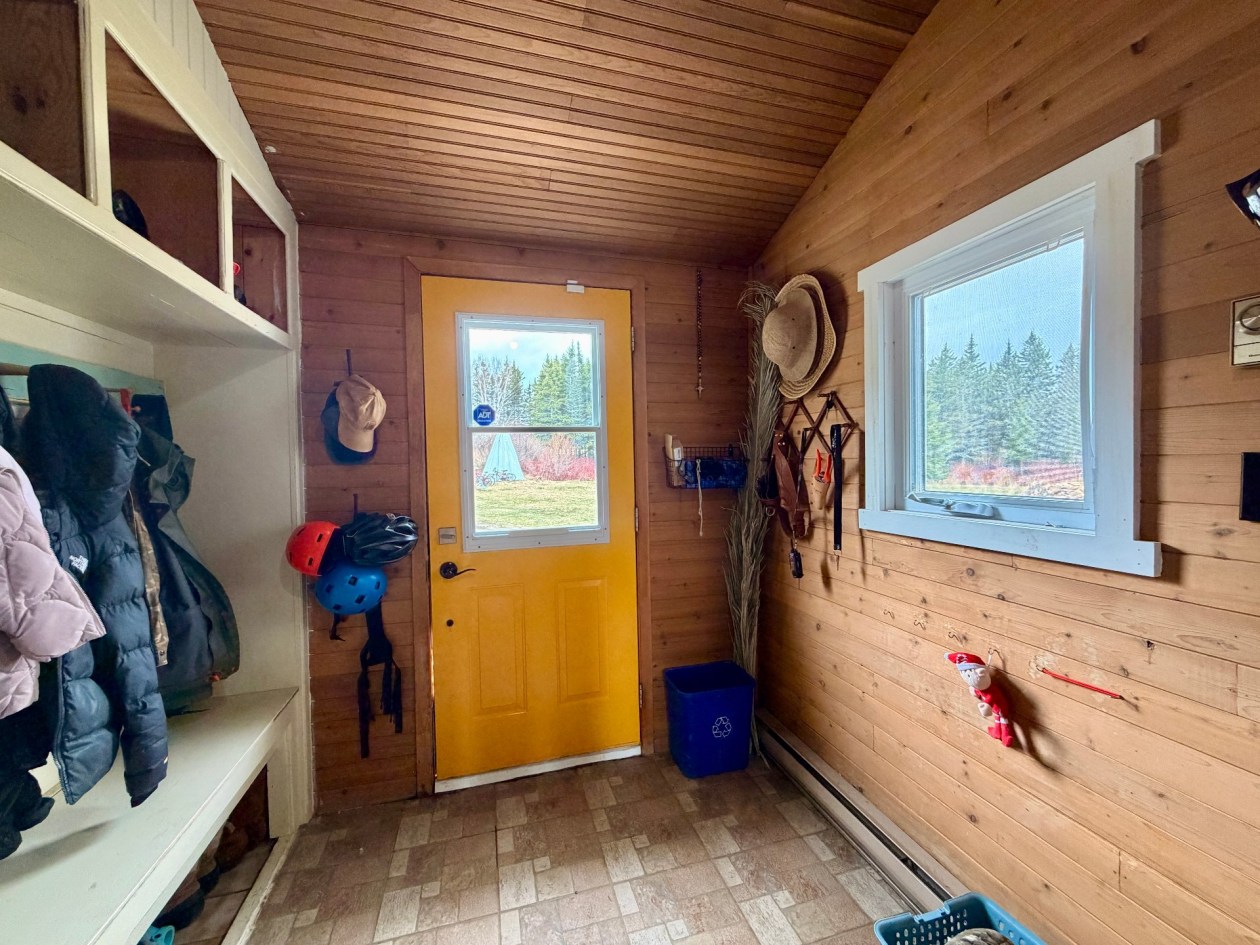 Hall d'entrée — 41, Av. McDonald, Gaspé, G4X2Y5, Gaspé
