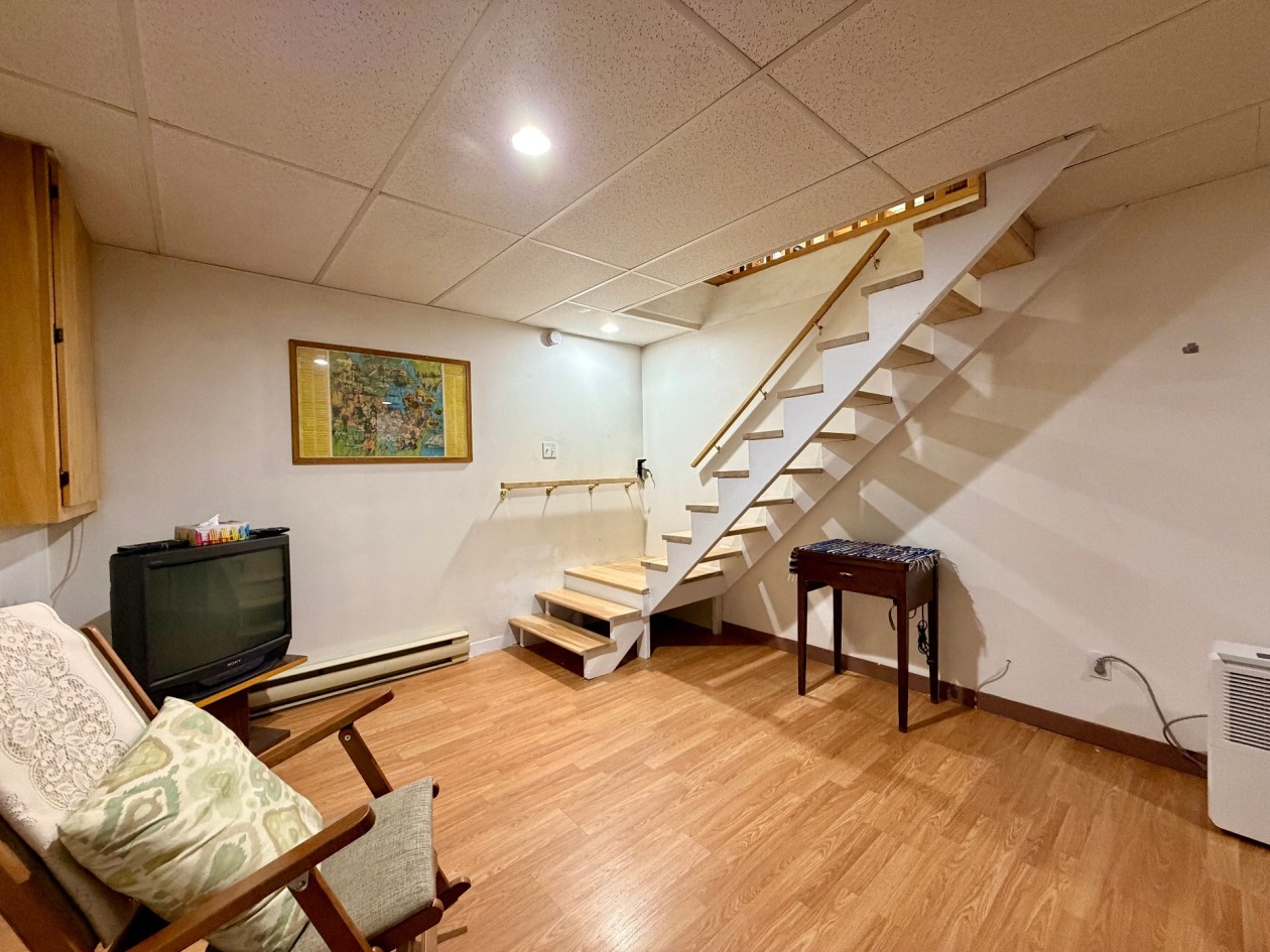 Salle familiale — 828, Rue Fournier, Gaspé, G4X6T4, Gaspé