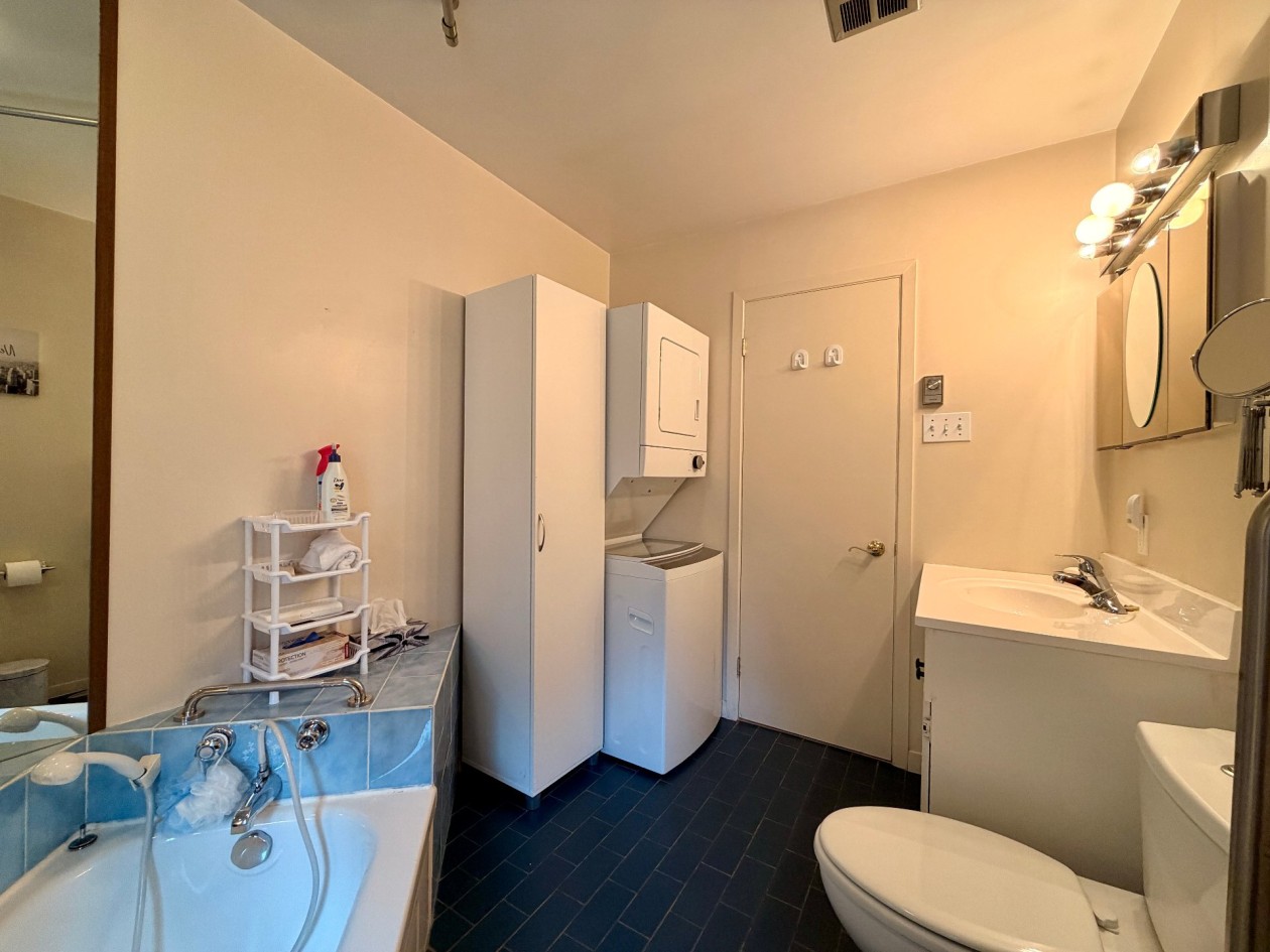 Salle de bains — 828, Rue Fournier, Gaspé, G4X6T4, Gaspé