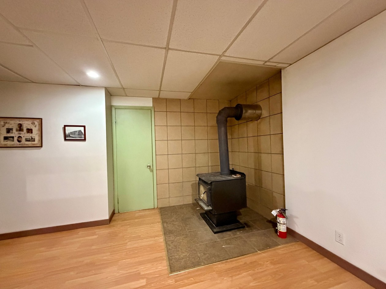 Salon — 828, Rue Fournier, Gaspé, G4X6T4, Gaspé