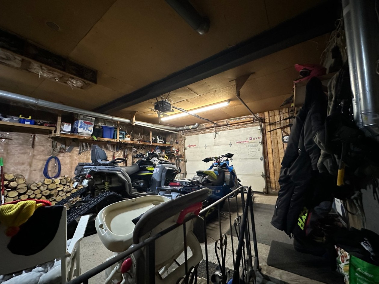 Garage — 164, Route 132, Cloridorme, G0C1G0, Cloridorme