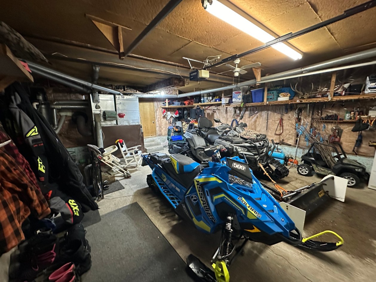 Garage — 164, Route 132, Cloridorme, G0C1G0, Cloridorme
