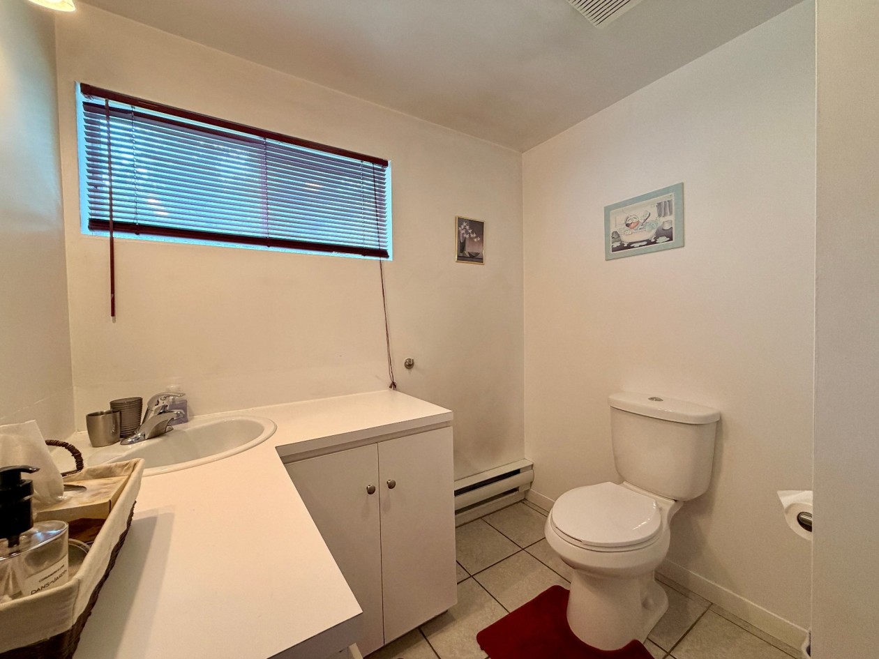Salle de bains — 828, Rue Fournier, Gaspé, G4X6T4, Gaspé