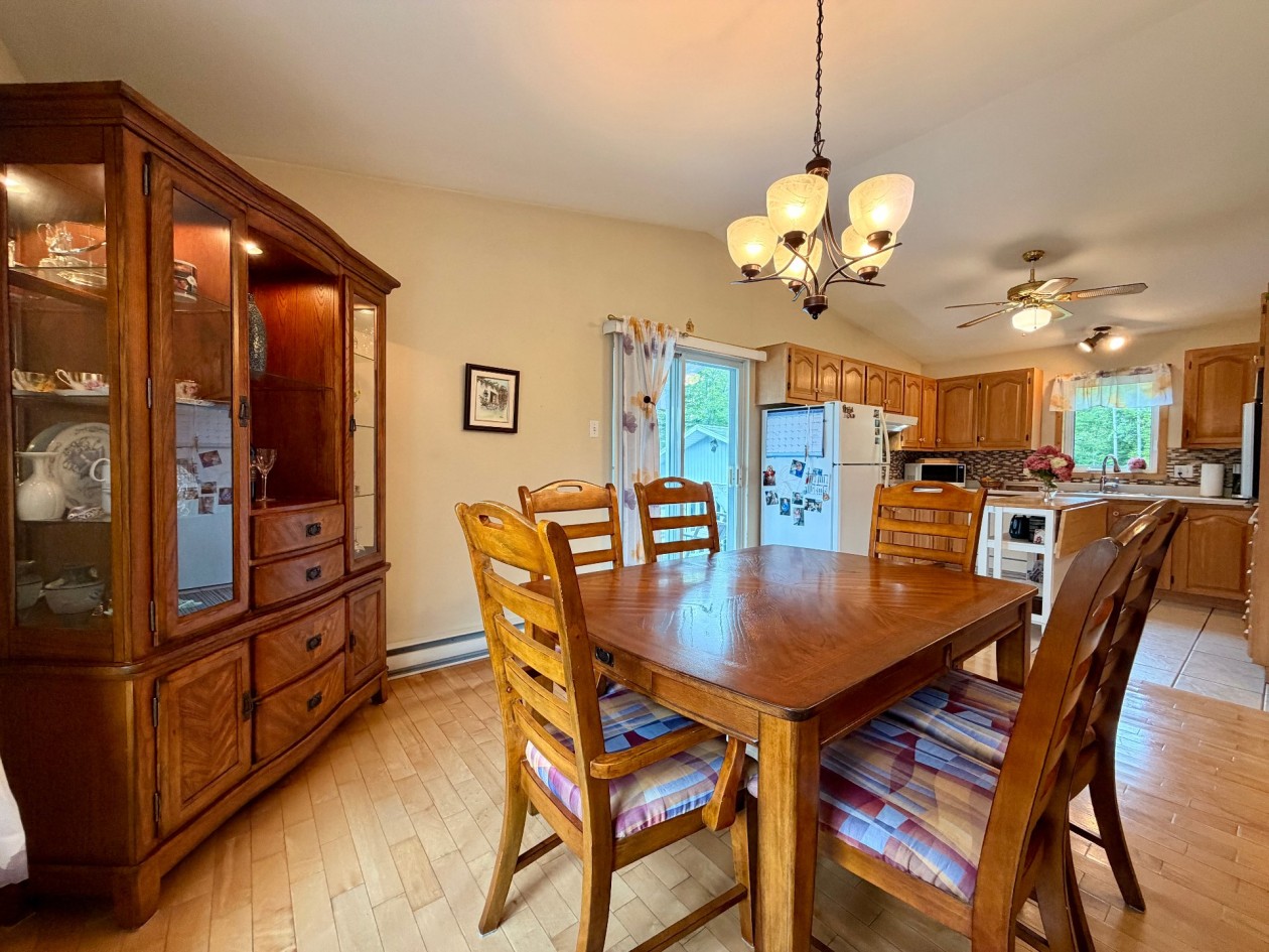 Salle à manger — 828, Rue Fournier, Gaspé, G4X6T4, Gaspé