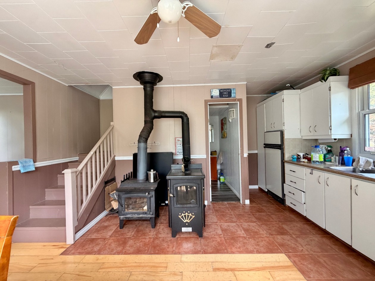 Salle à manger — 1, Boul. de Petit-Cap, Gaspé, H1N1N1, Gaspé