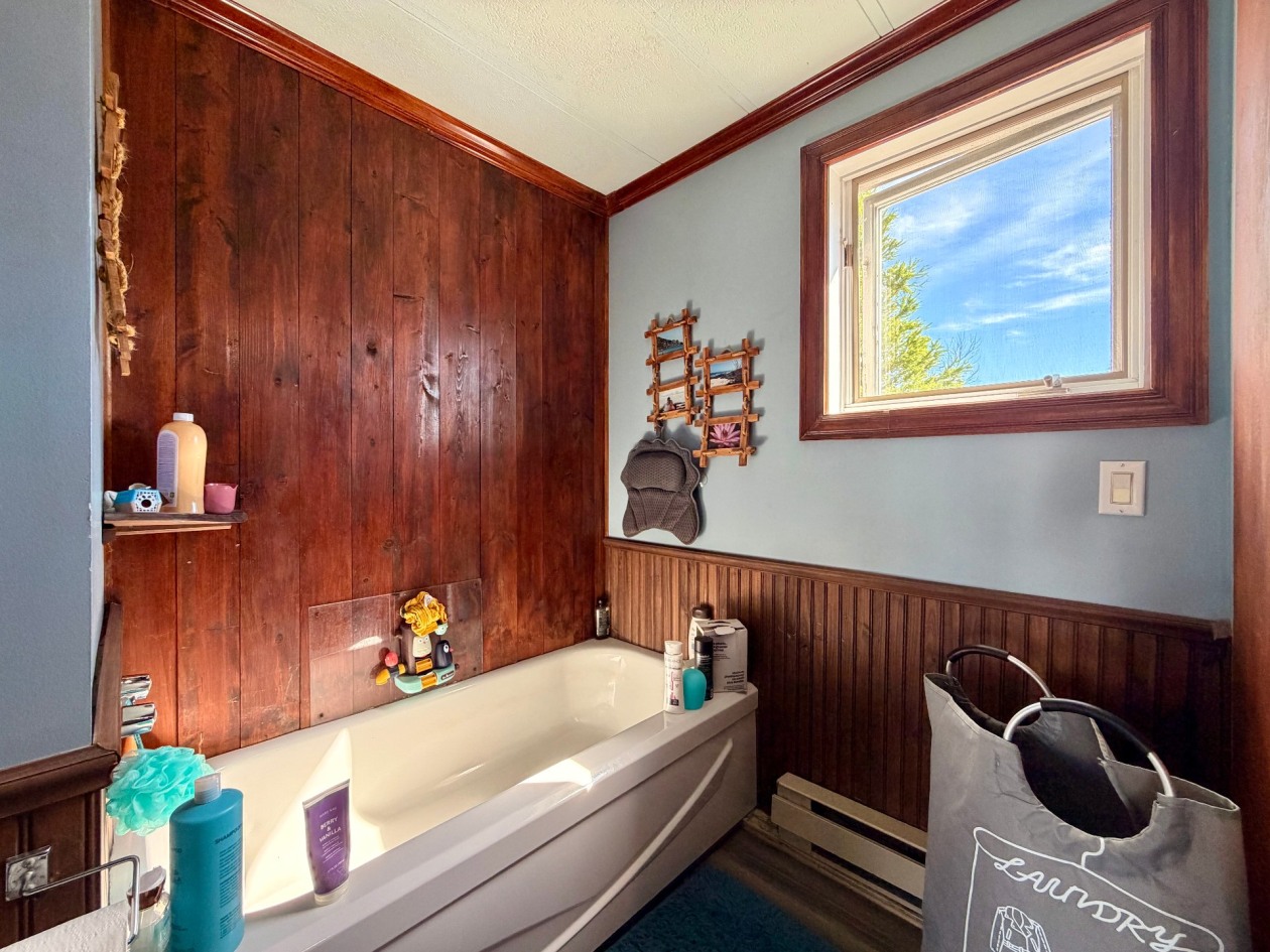 Salle de bains — 114, Boul. Renard O., Gaspé, G4X5A1, Gaspé