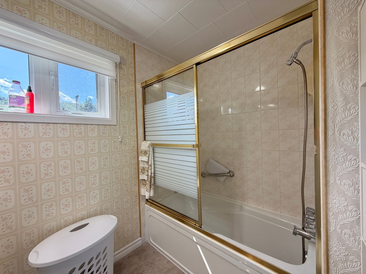 Salle de bains — 585, Boul. de St-Maurice, Gaspé, G4X4L8, Gaspé