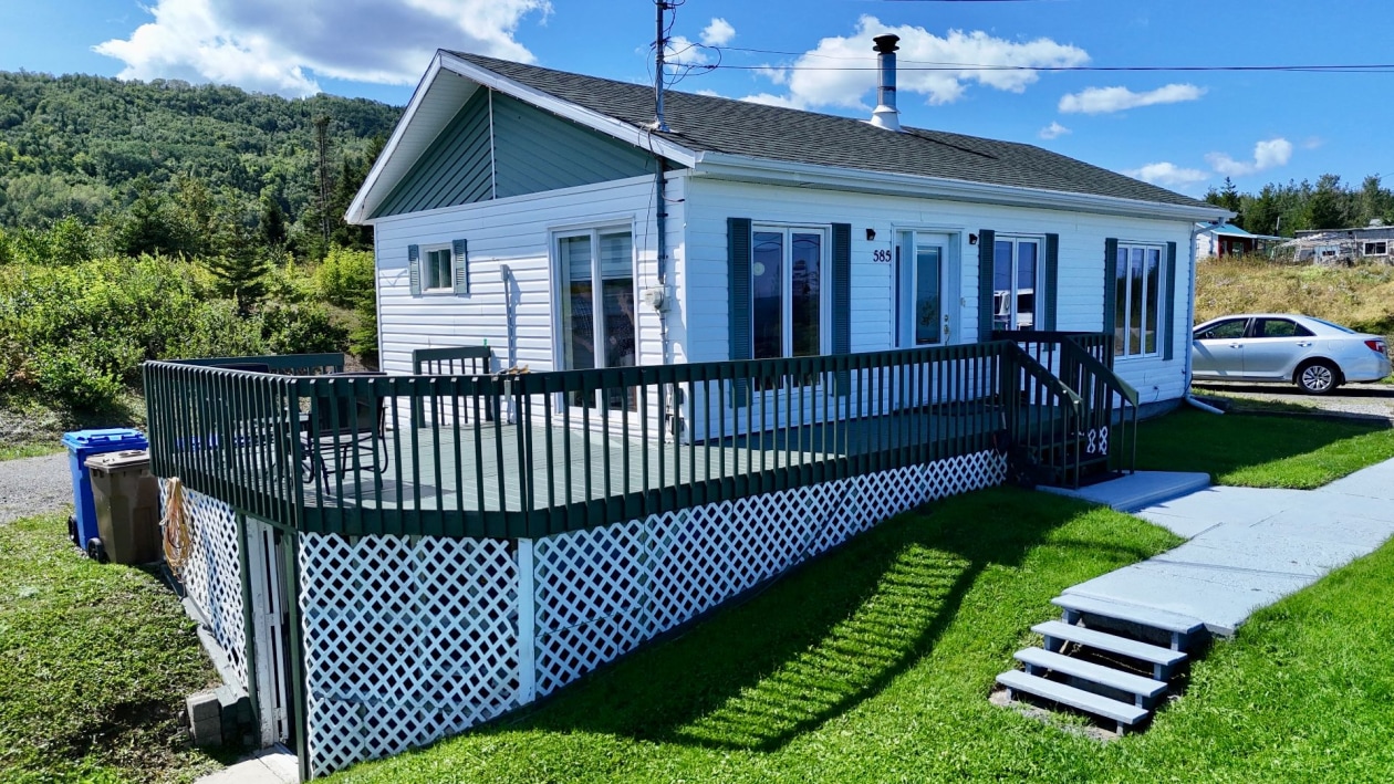 Balcon — 585, Boul. de St-Maurice, Gaspé, G4X4L8, Gaspé
