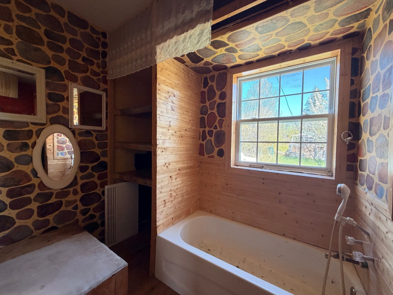 Salle de bains — 1032, Boul. de York O., Gaspé, G4X2M6, Gaspé