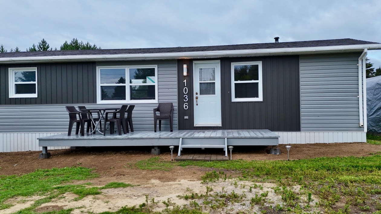 Entrée extérieure — 1036, Boul. de Douglas, Gaspé, G4X2X1, Gaspé