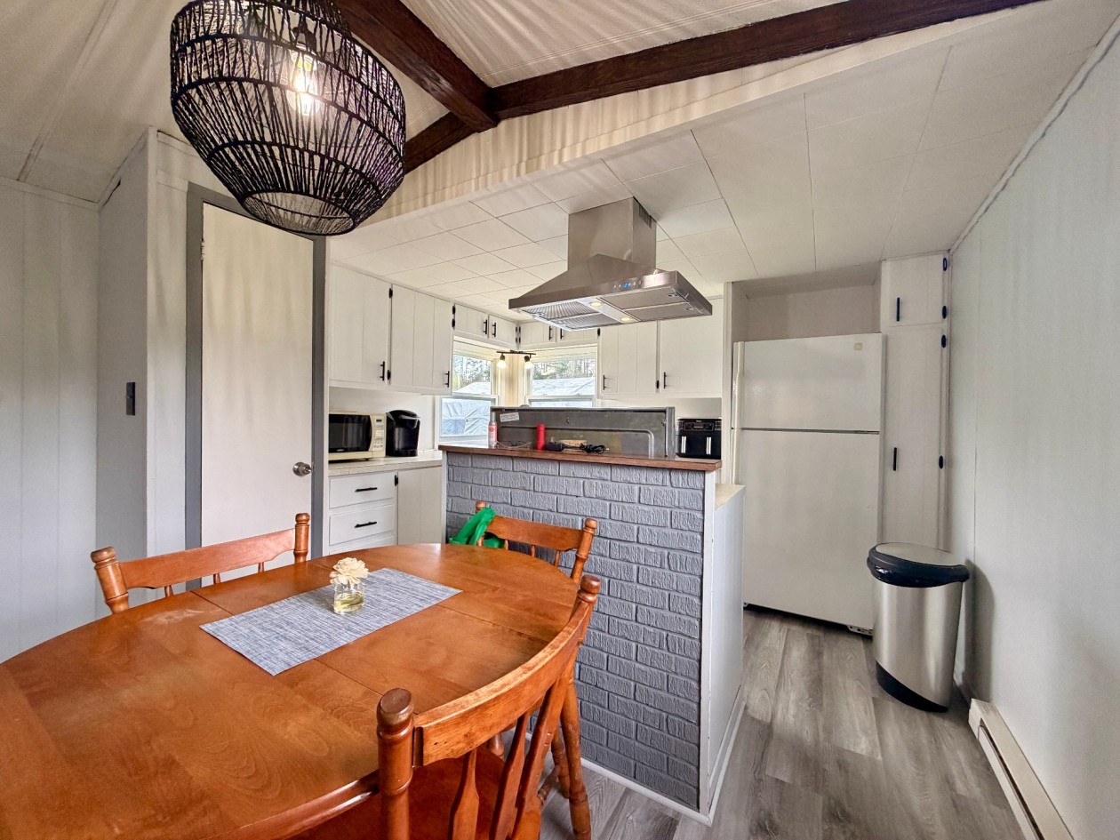 Salle à manger — 1036, Boul. de Douglas, Gaspé, G4X2X1, Gaspé