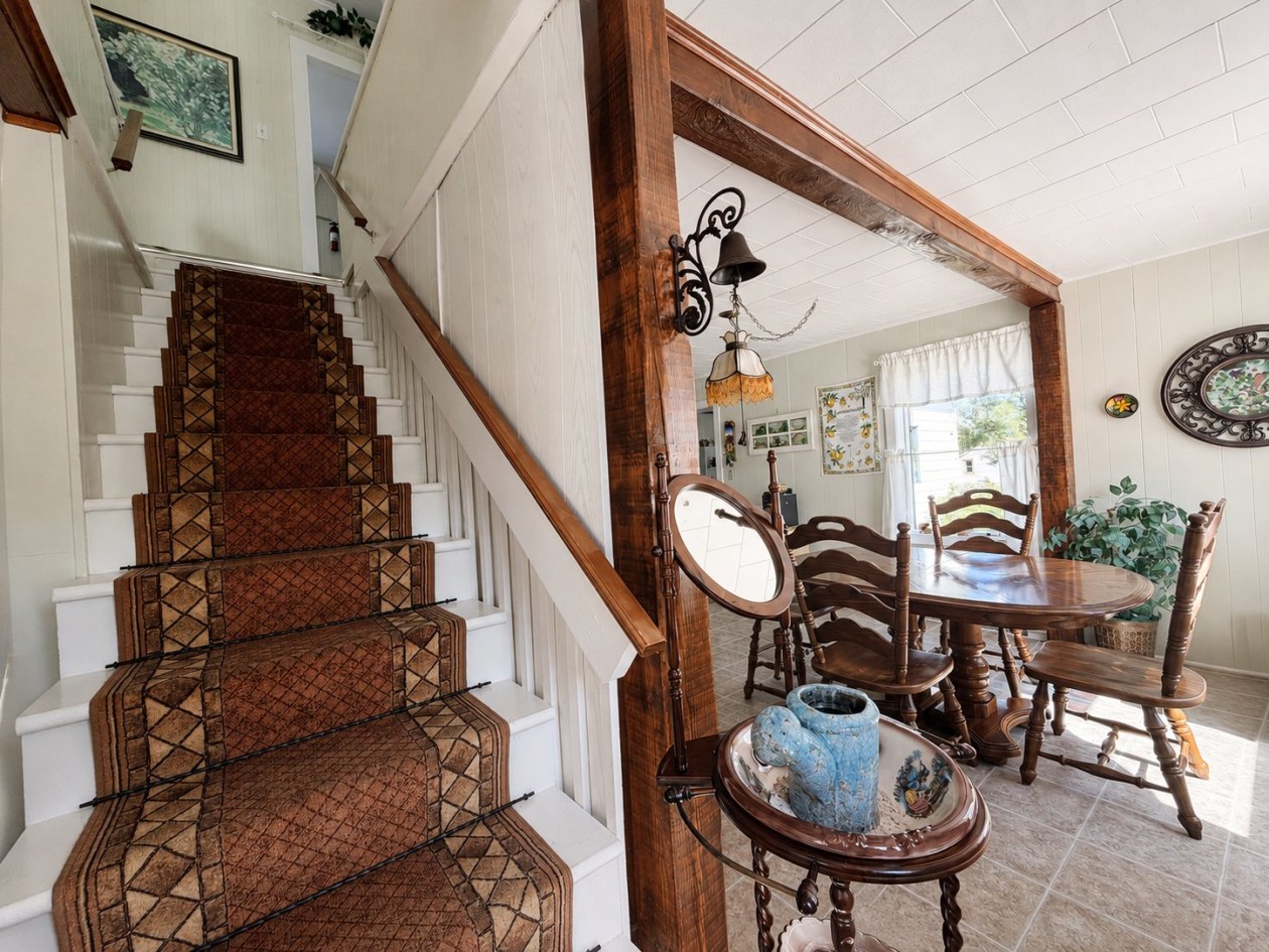 Escalier — 117, Rue Principale, Petite-Vallée, G0E1Y0, Petite-Vallée