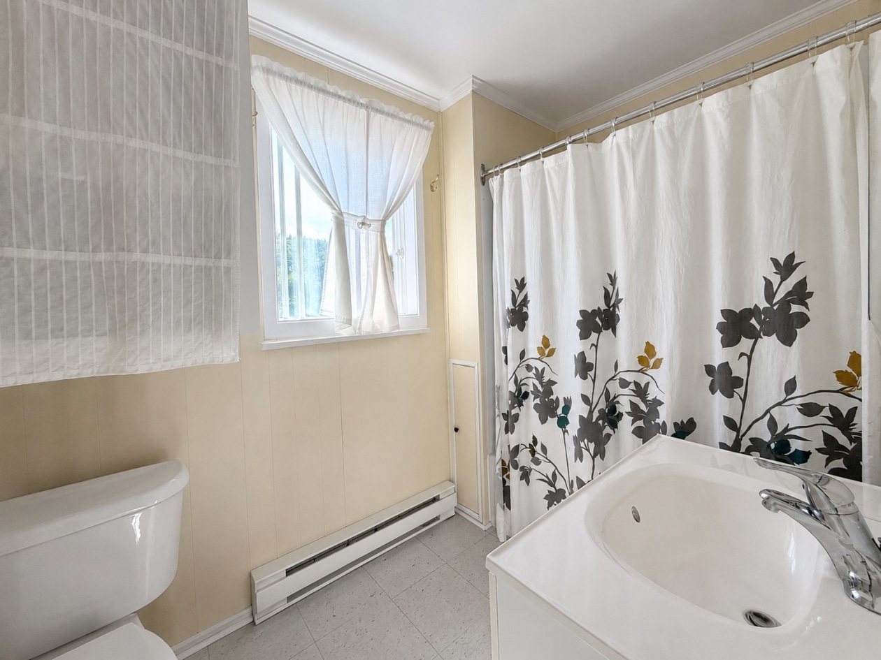 Salle de bains — 117, Rue Principale, Petite-Vallée, G0E1Y0, Petite-Vallée