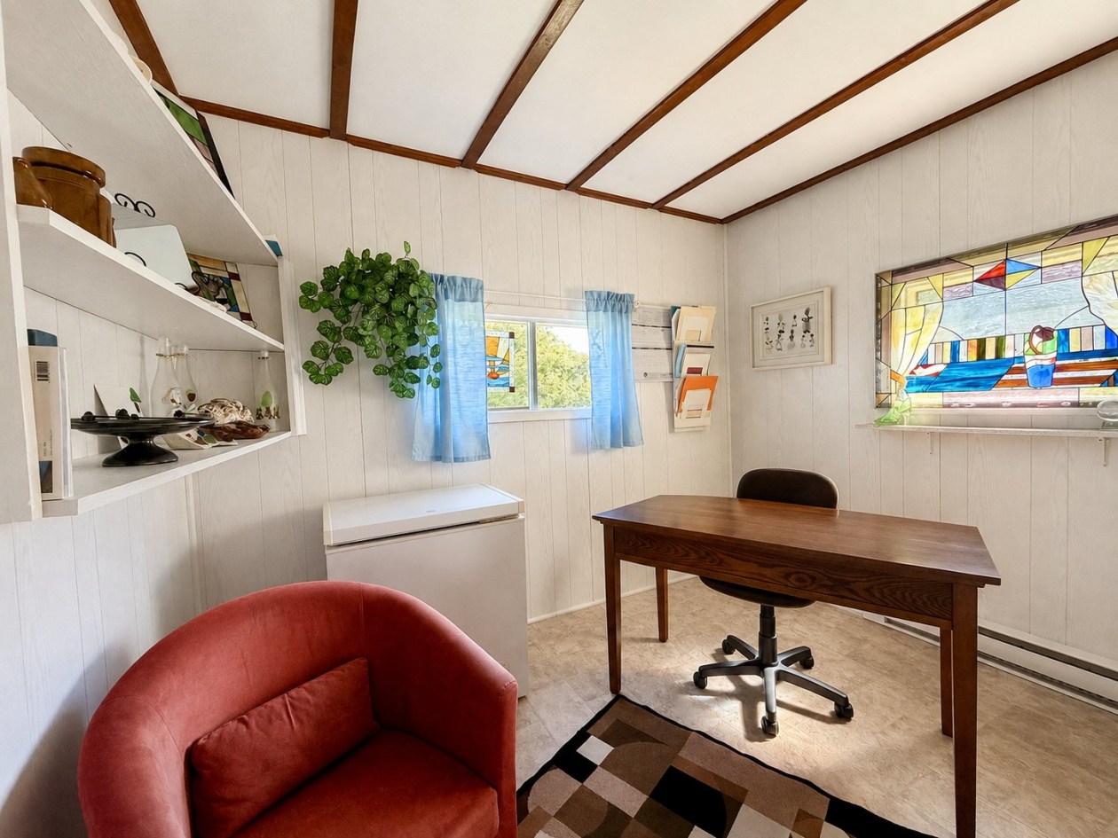 Bureau — 117, Rue Principale, Petite-Vallée, G0E1Y0, Petite-Vallée