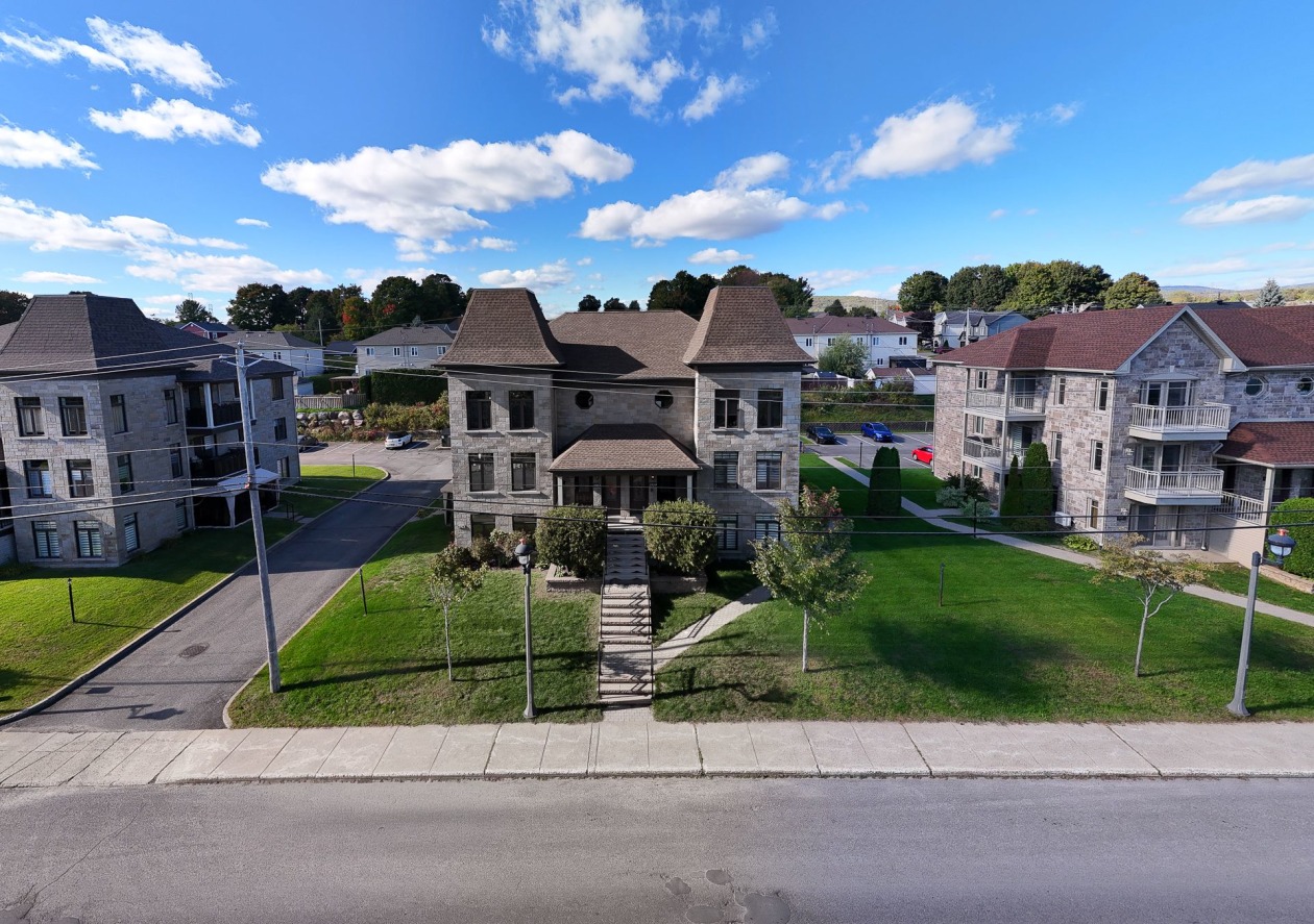 Façade — 1923, Boul. Jean-Talon E., Québec (Charlesbourg ), G2L3L6, Québec (Charlesbourg )