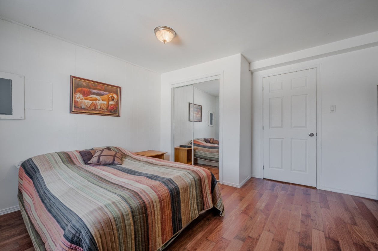 Chambre à coucher — 97 - 99B Rue Principale, Saint-Moïse