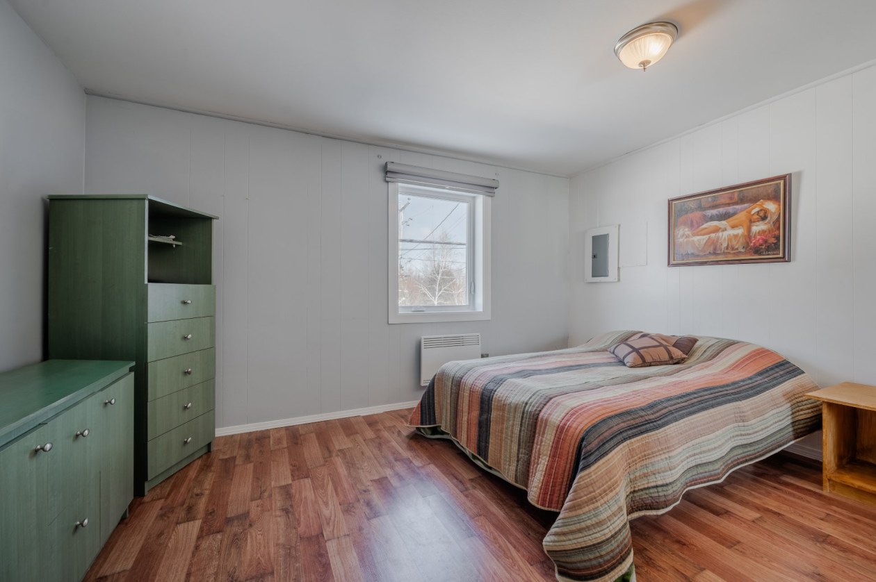 Chambre à coucher — 97 - 99B Rue Principale, Saint-Moïse