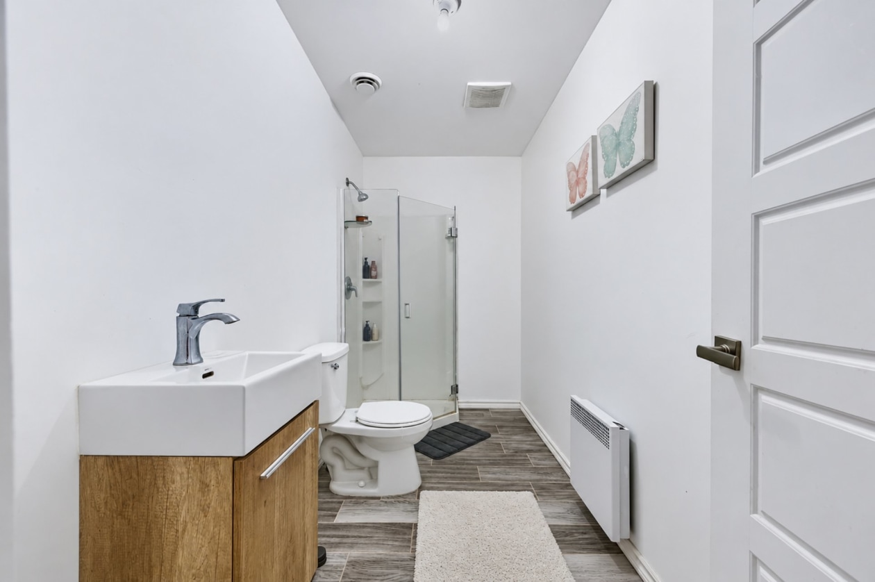 Salle de bains — 94, Rue Baxter, Châteauguay, J6J4C3, Châteauguay
