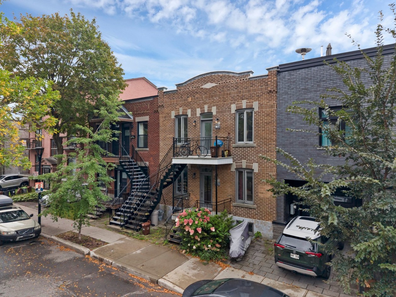 Façade — 8256 - 8258 Rue St-Dominique, Montréal