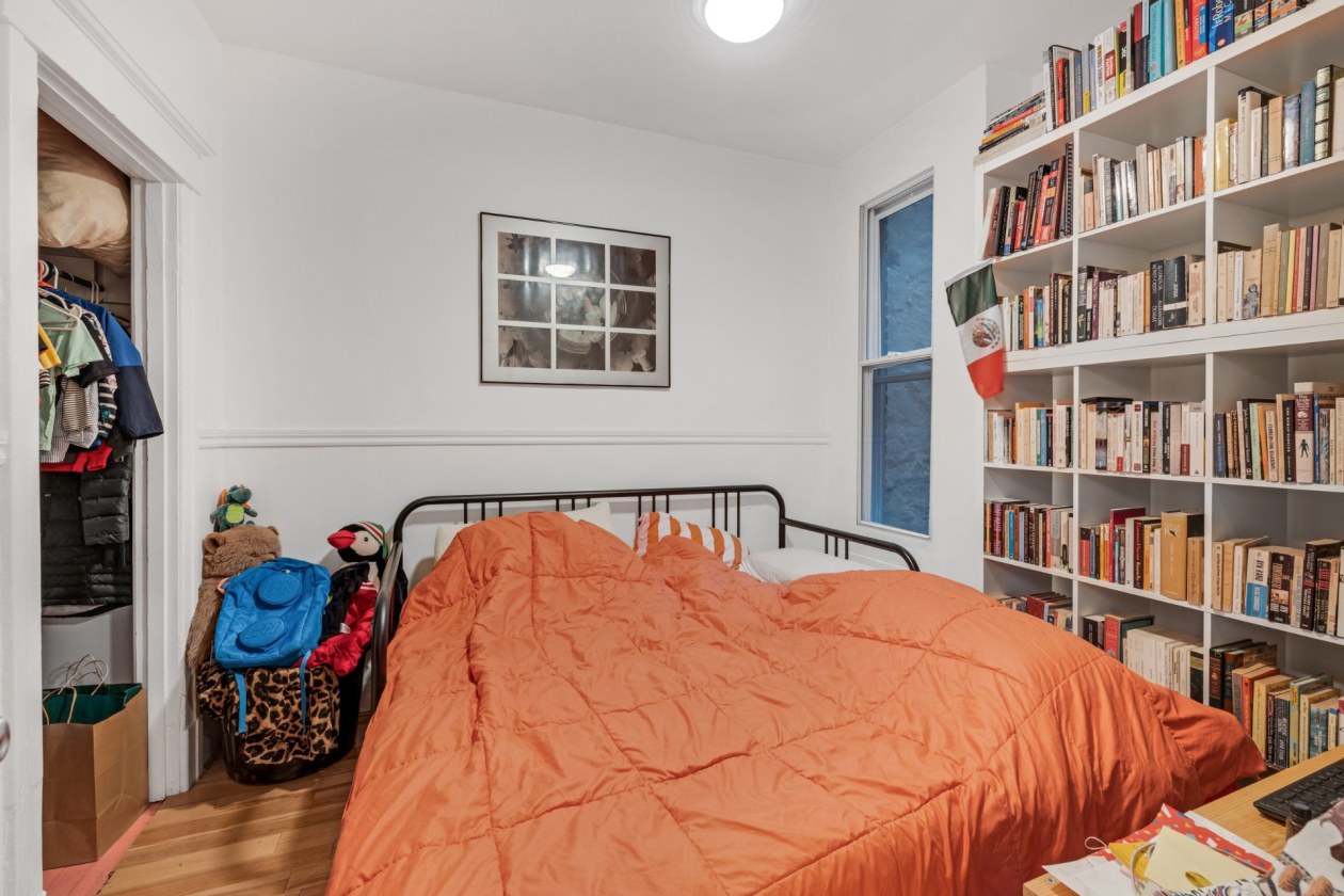 Chambre à coucher principale — 8256 - 8258 Rue St-Dominique, Montréal