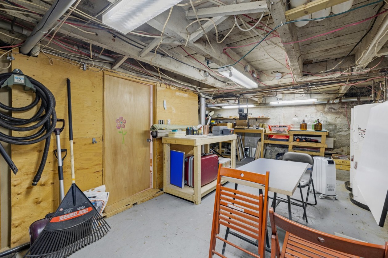 Rangement — 8256 - 8258 Rue St-Dominique, Montréal