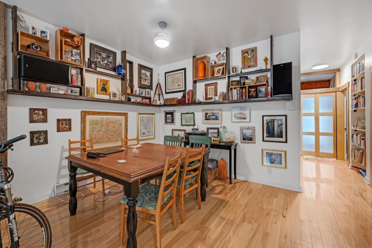 Salle à manger — 8256 - 8258 Rue St-Dominique, Montréal