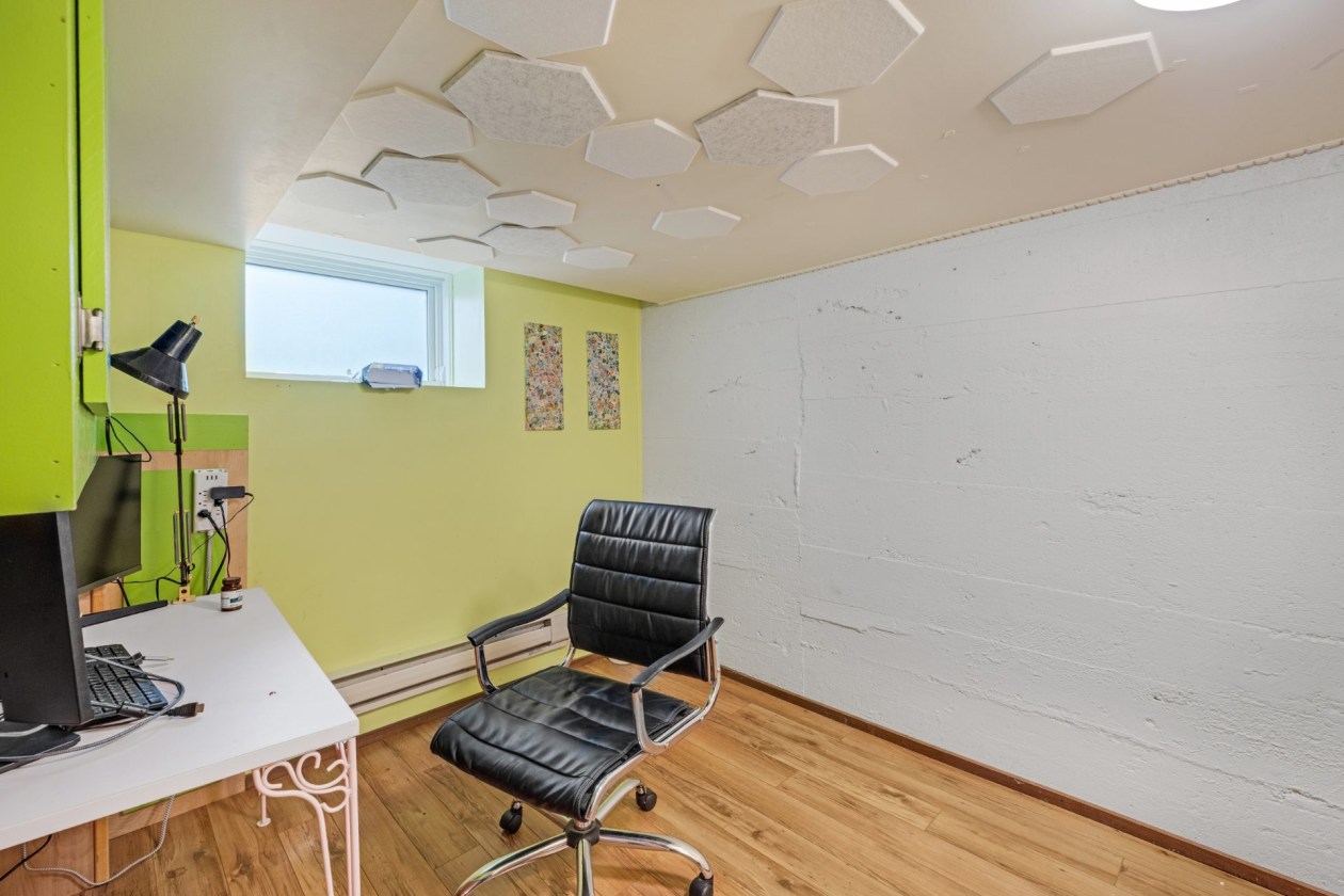 Bureau — 8256 - 8258 Rue St-Dominique, Montréal