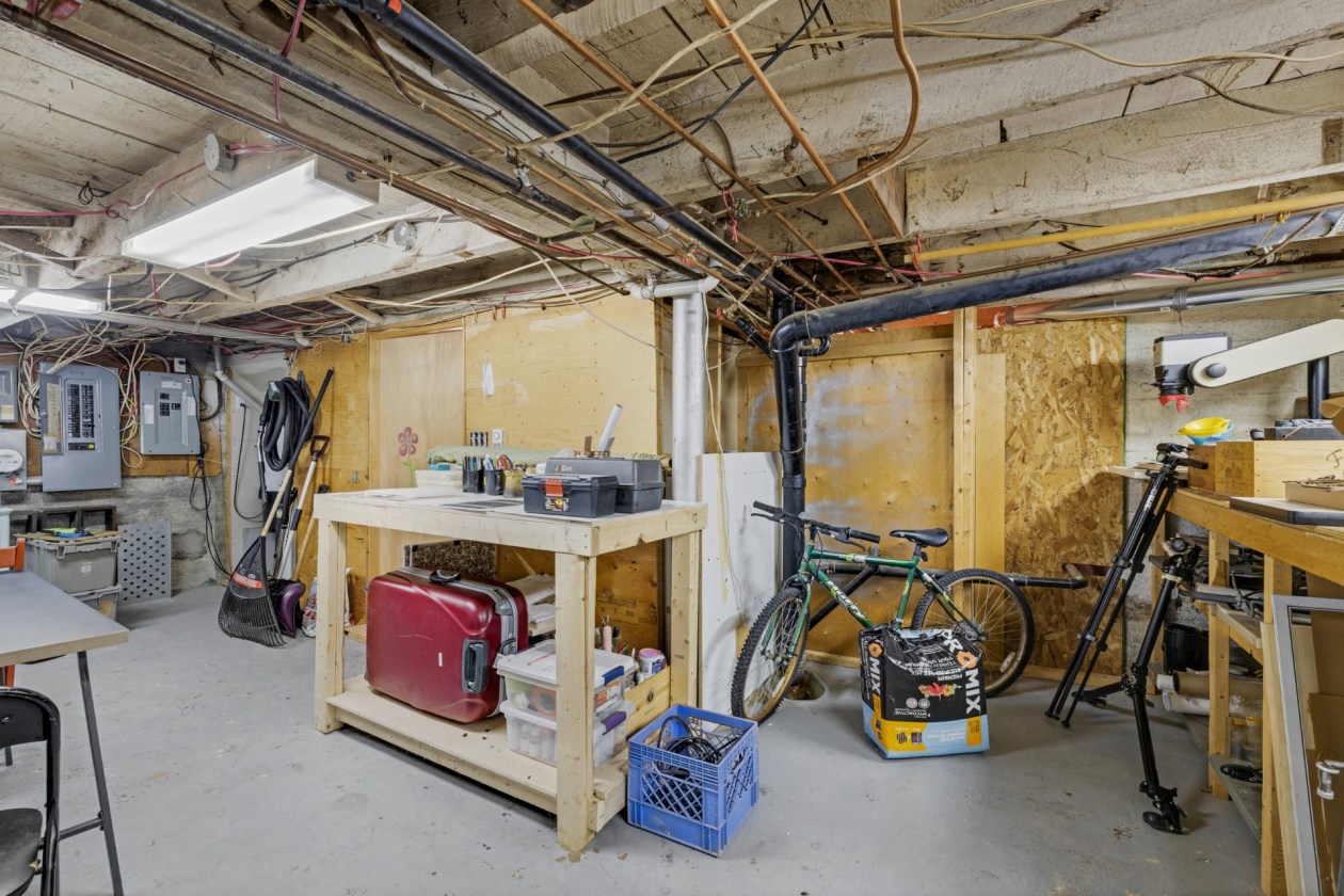 Rangement — 8256 - 8258 Rue St-Dominique, Montréal