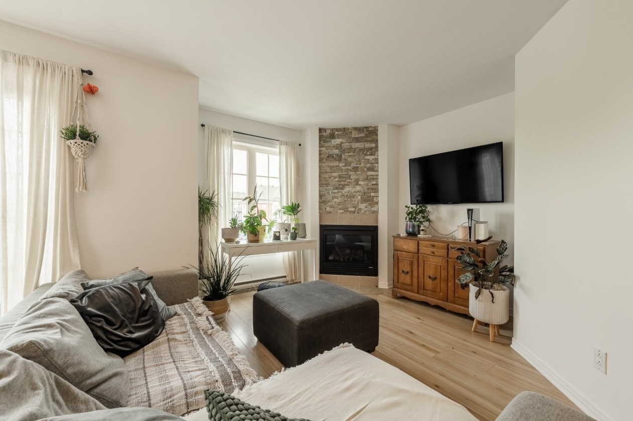 Balcon — 780, Cours de la Raffinerie, Mont-Saint-Hilaire, J3H0C7, Mont-Saint-Hilaire