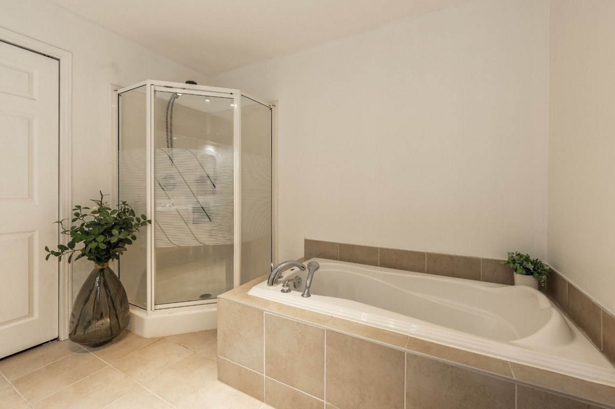 Salle de bains — 780, Cours de la Raffinerie, Mont-Saint-Hilaire, J3H0C7, Mont-Saint-Hilaire
