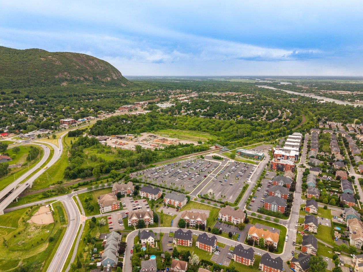 Photo aérienne — 780, Cours de la Raffinerie, Mont-Saint-Hilaire, J3H0C7, Mont-Saint-Hilaire