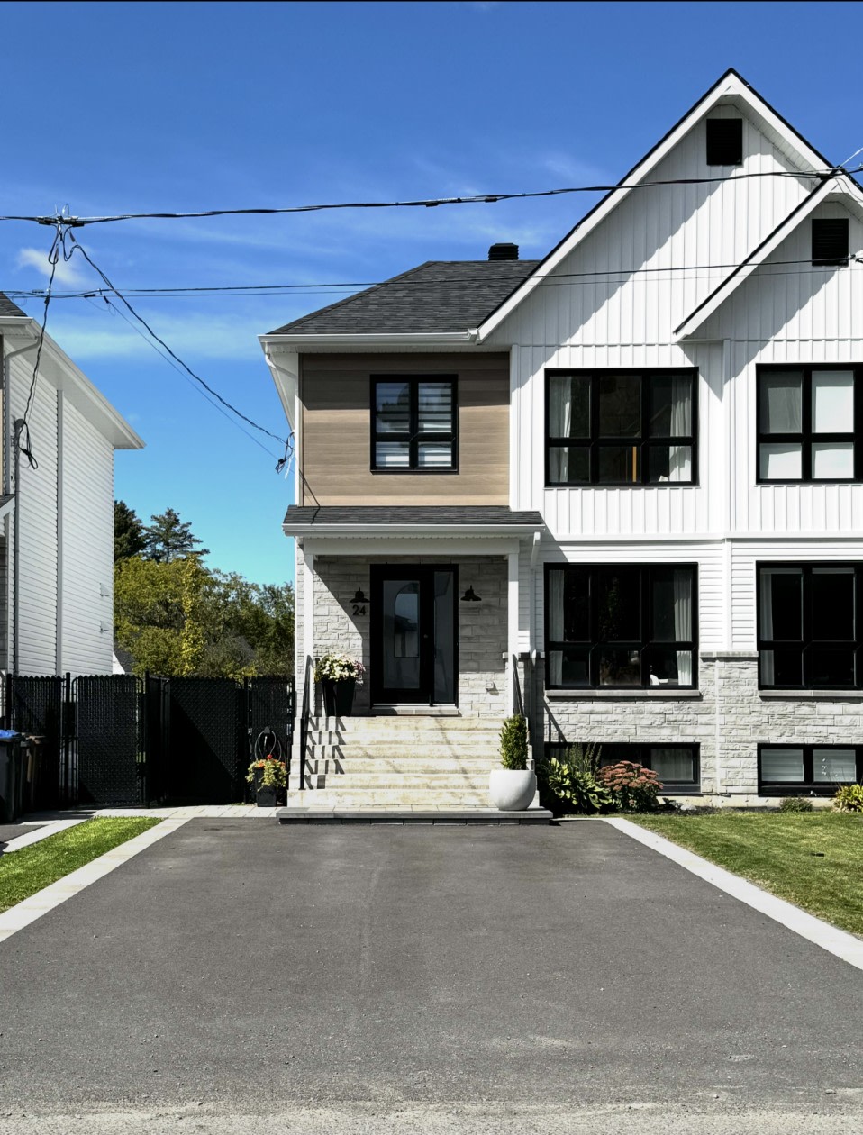 Photo 1 — 24 Rue Rousse, Sainte-Clotilde, J0L 1W0, Sainte-Clotilde