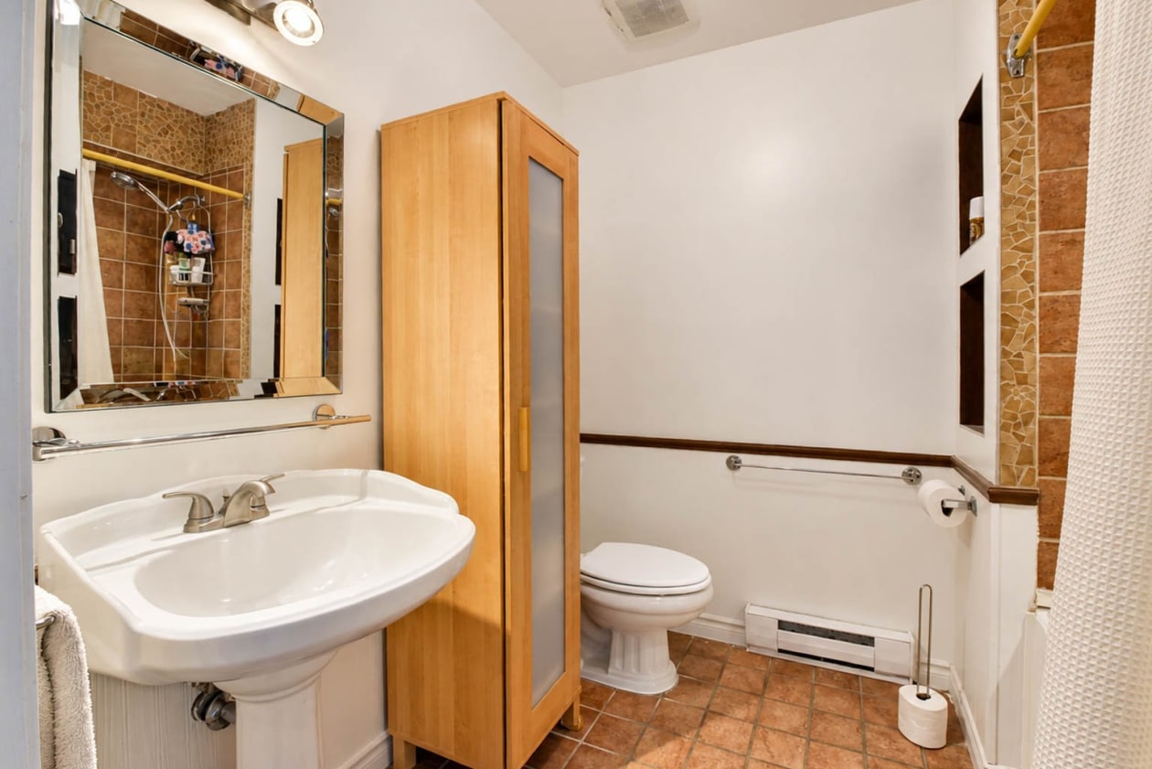 Salle de bains — 3970, Boul. St-Laurent, Sainte-Catherine, J5C2A9, Sainte-Catherine